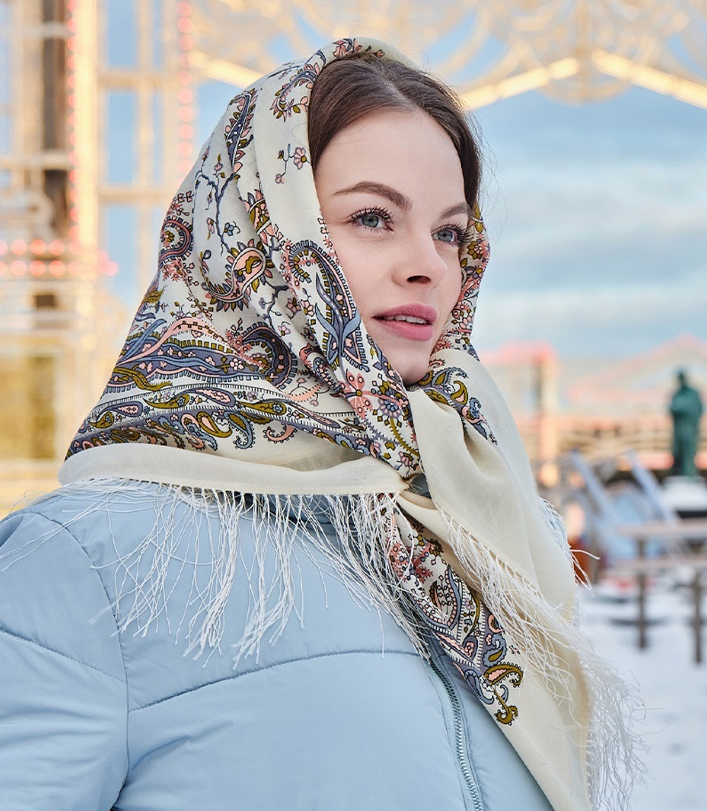 Платок шерстяной с шелковой бахромой