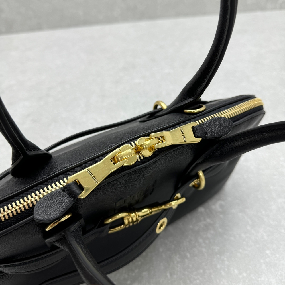Miu Miu Aventure 33 cm
