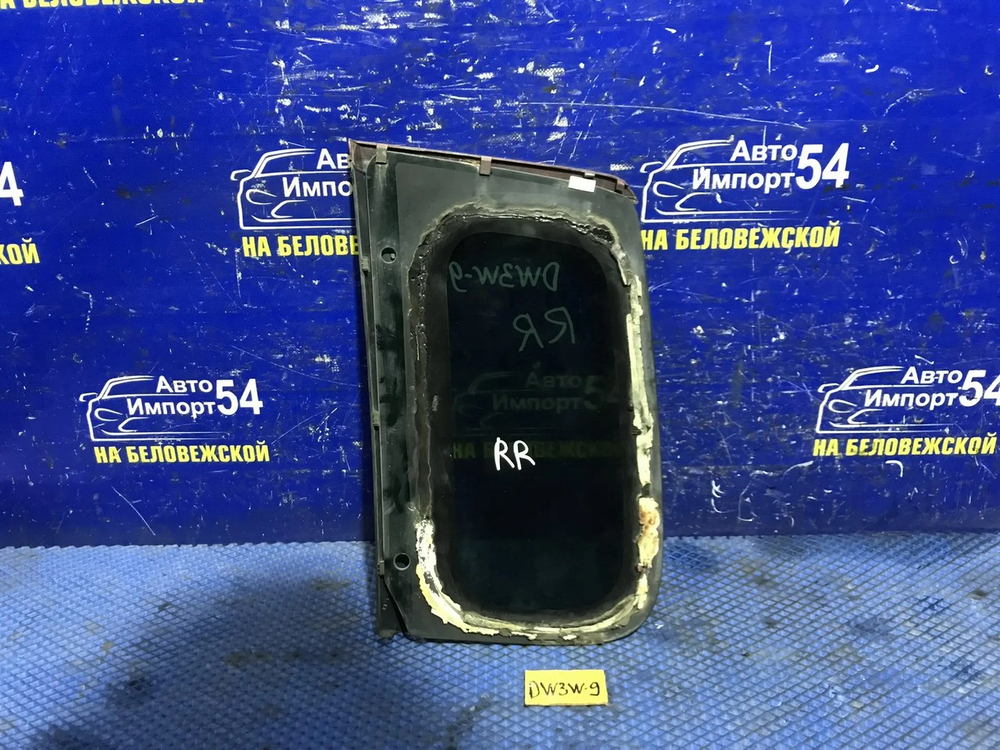 Стекло багажника правое MAZDA DEMIO 2000