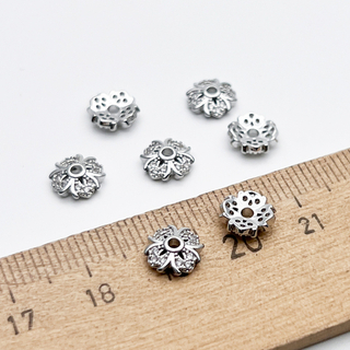 Шапочка, цвет серебро (родий), фианиты, размер 7,7*7,6*2,4 мм, цена за 1 шт