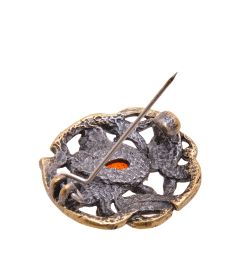 AM-3505 Брошь «Узор Капля» (латунь, янтарь)