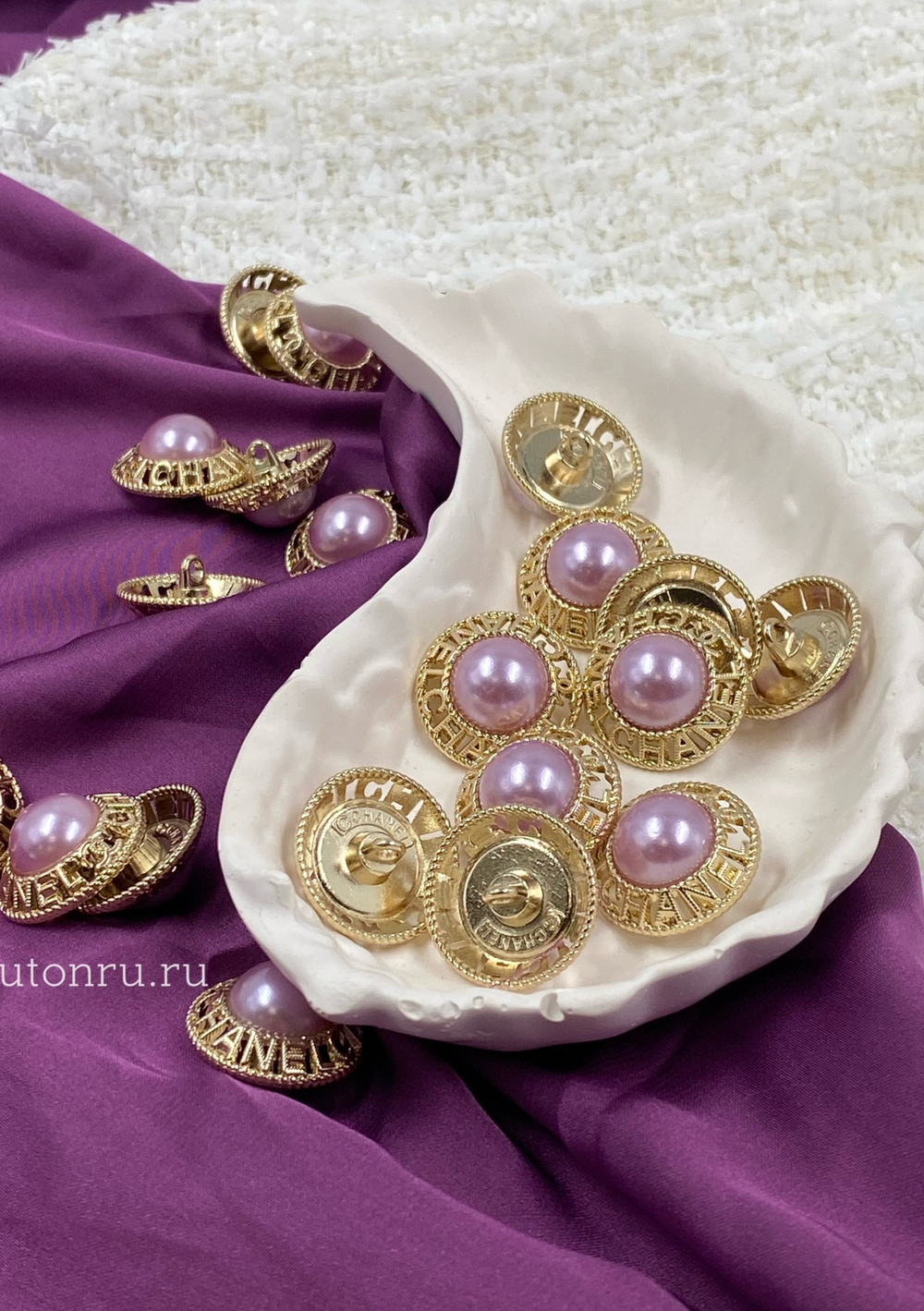 Пуговицы Шан. Золотые Жемчуг5 лого 20 мм лиловые