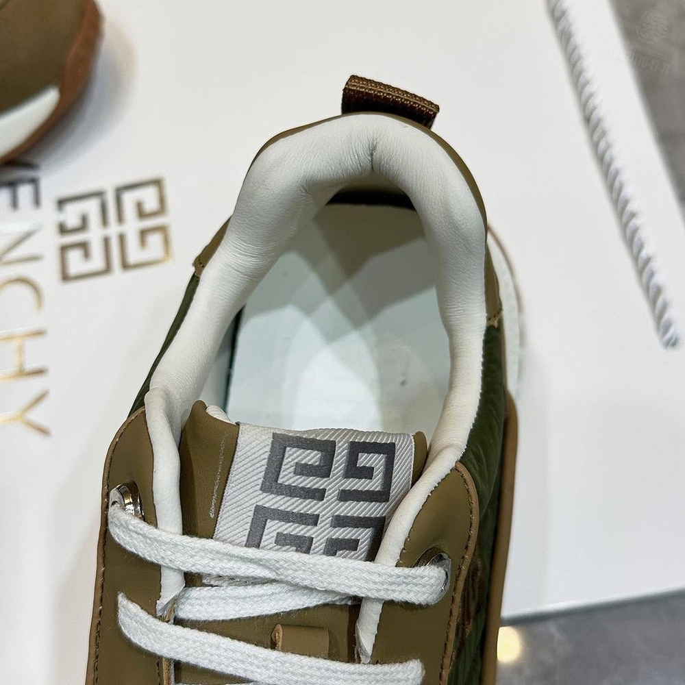 Кроссовки Givenchy