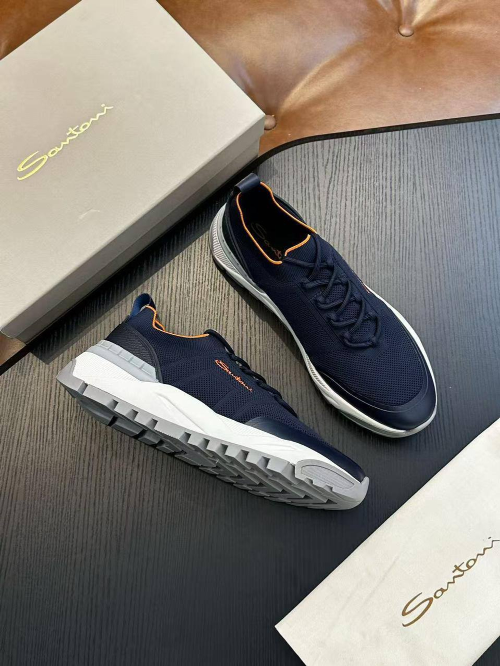 Кроссовки Santoni