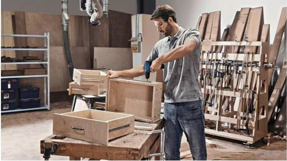 Аккумуляторный шуруповерт BOSCH GSR 12V-30 бесщеточная 06019G9020