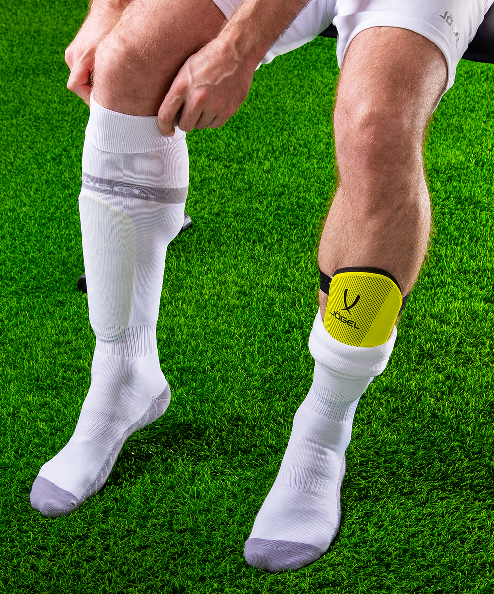 БЕЗ УПАКОВКИ Щитки футбольные JA-201, черный