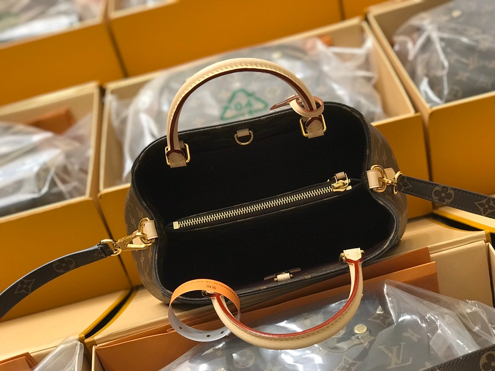 Louis Vuitton Montaigne BB