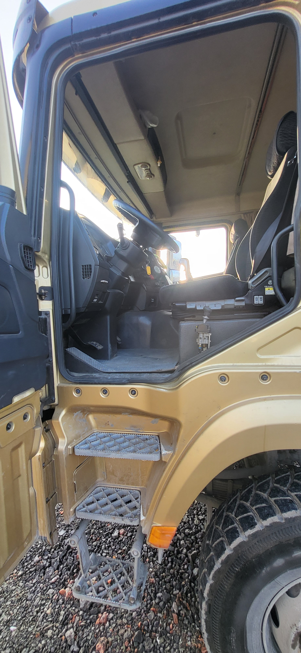 Shacman (Shaanxi) SX* 8x4 Самосвал SX331863366 (Дизельный, 12,5 л, 544 л.с., МТ)
