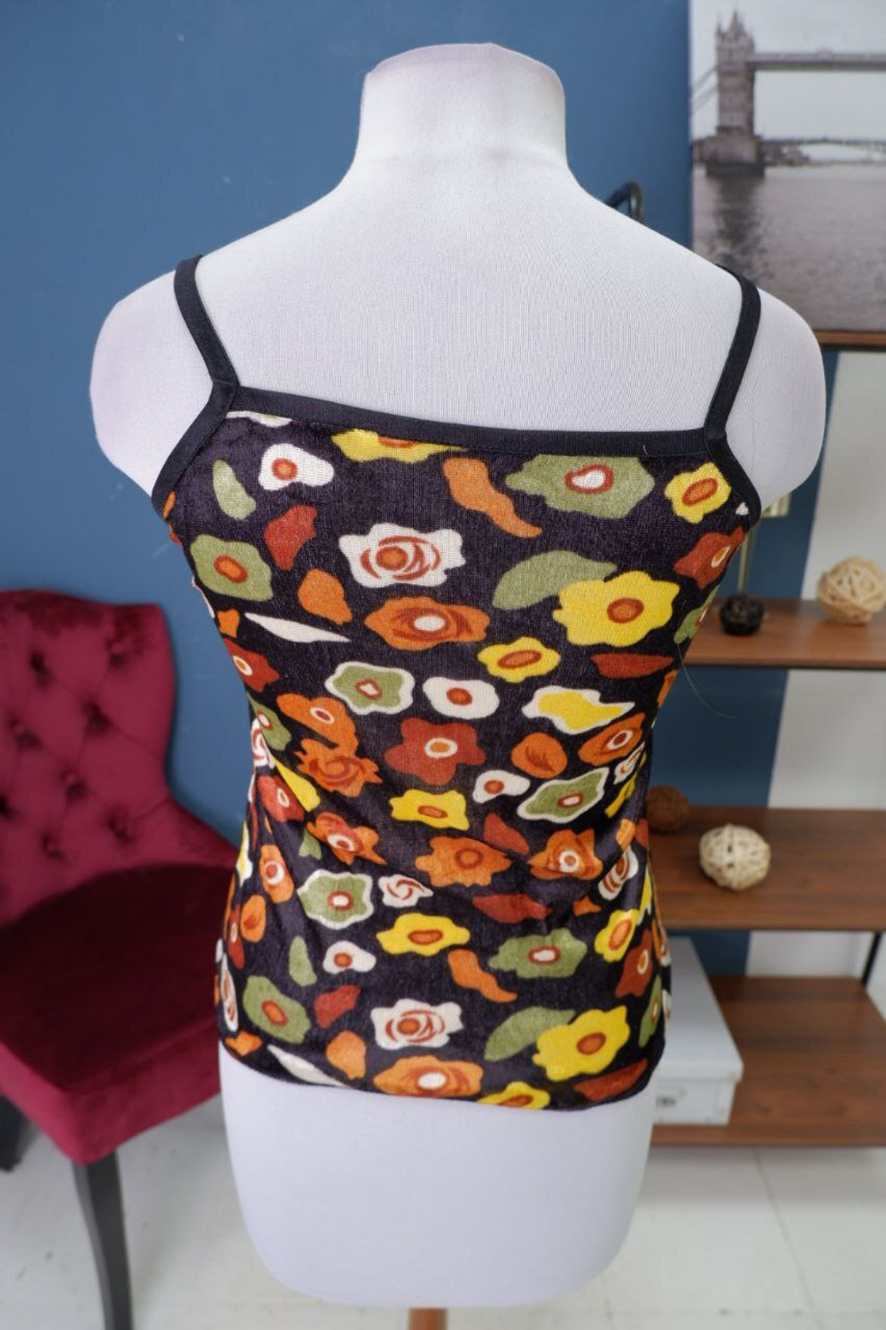 Топ с цветами 40-42 размер