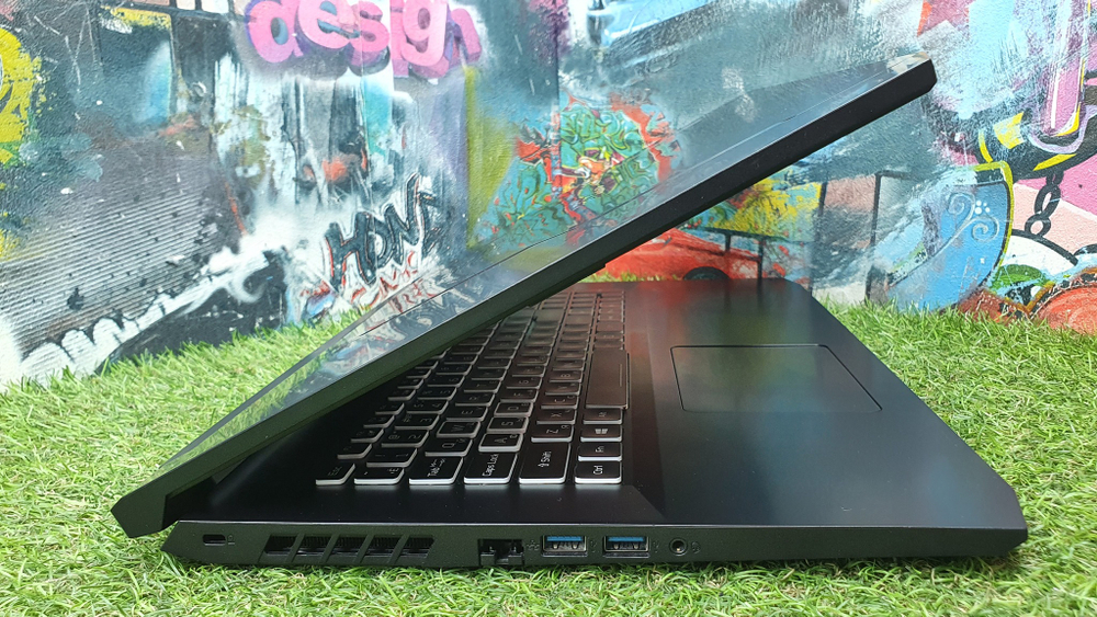 Игровой 17.3" Acer Ryzen 7/16 Gb/RTX 3070 8 Gb/144 Hz