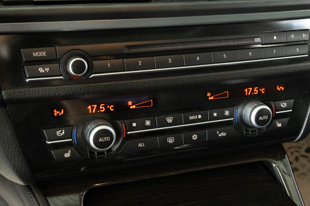 BMW 5-Series, 2011 год