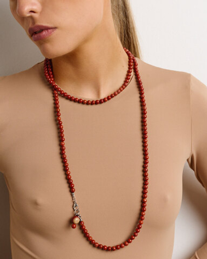 Нить из красной яшмы