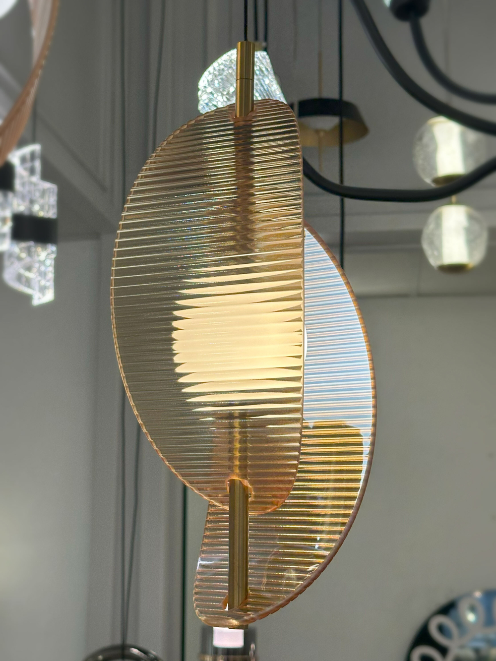 Подвесной светильник MD24030035-1A brass/amber