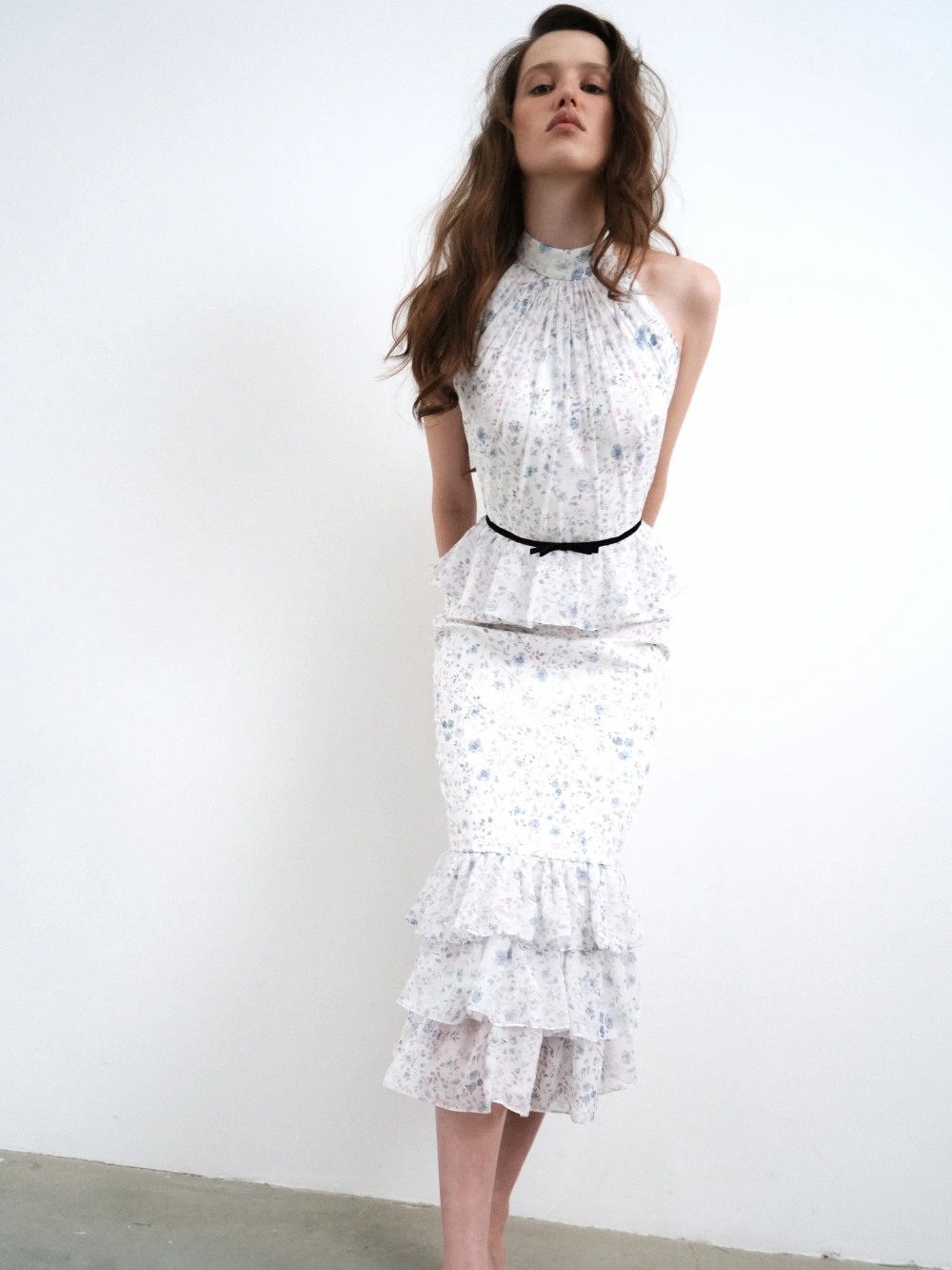 Рози миди (Rosie midi), платье миди из молочного шифона с цветочным принтом