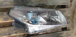 Фара правая LED Suzuki  Vitara 2 14-21 Б/У Оригинал 3512054p50