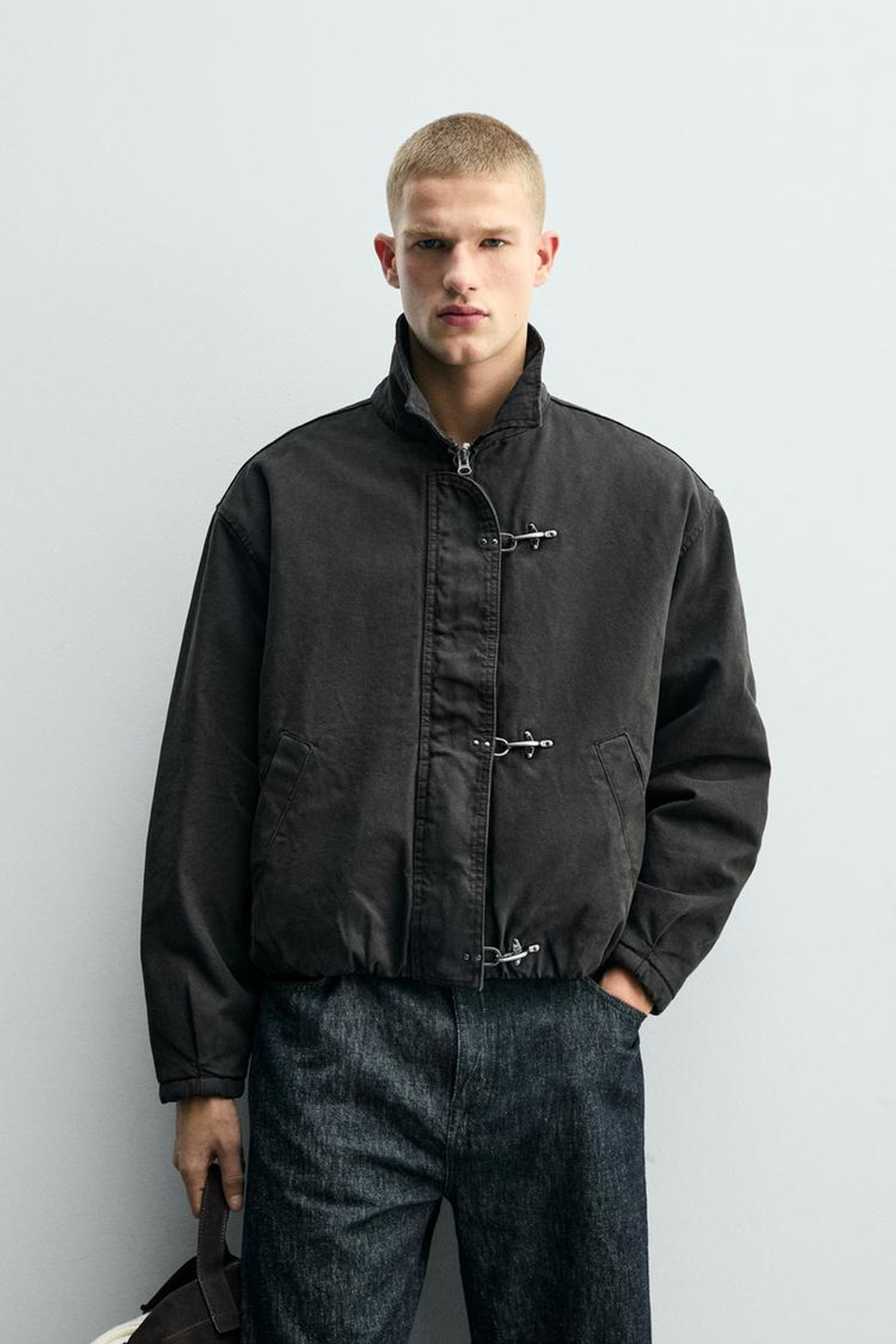 ZARA УКОРОЧЕННАЯ КУРТКА, СЕРЫЙ