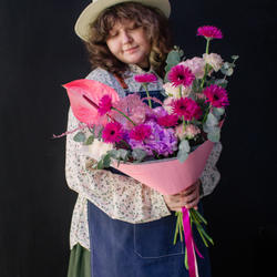 31. Стильный объемный букет с антуриумом