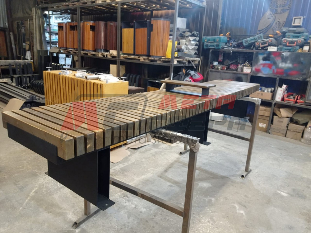 Лавка Rail Road 03 с подлокотником