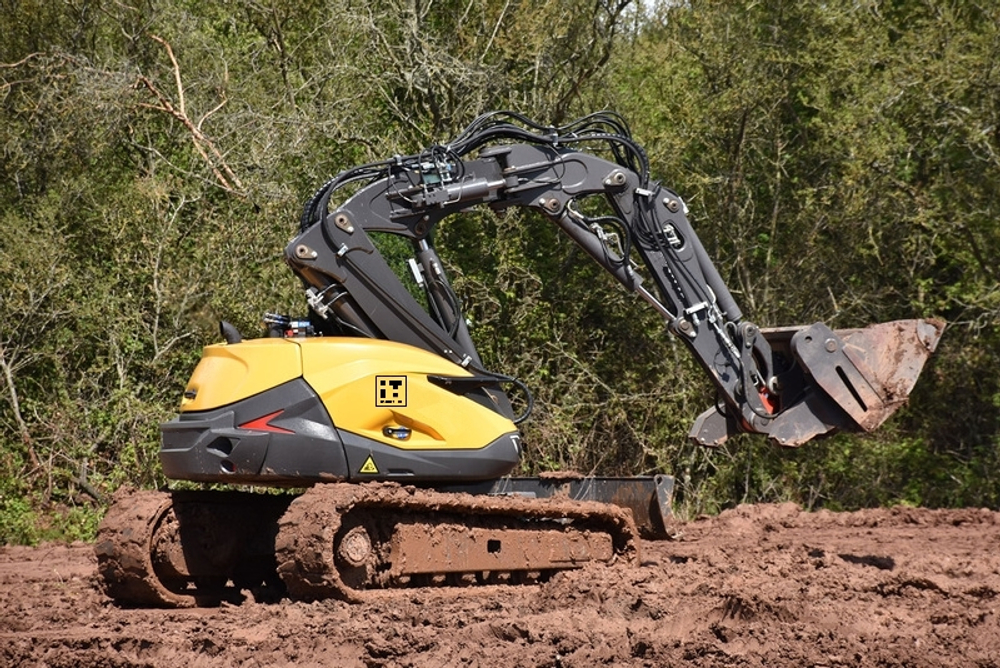 IVANTECH UGV 6 Дистанционно управляемый экскаватор