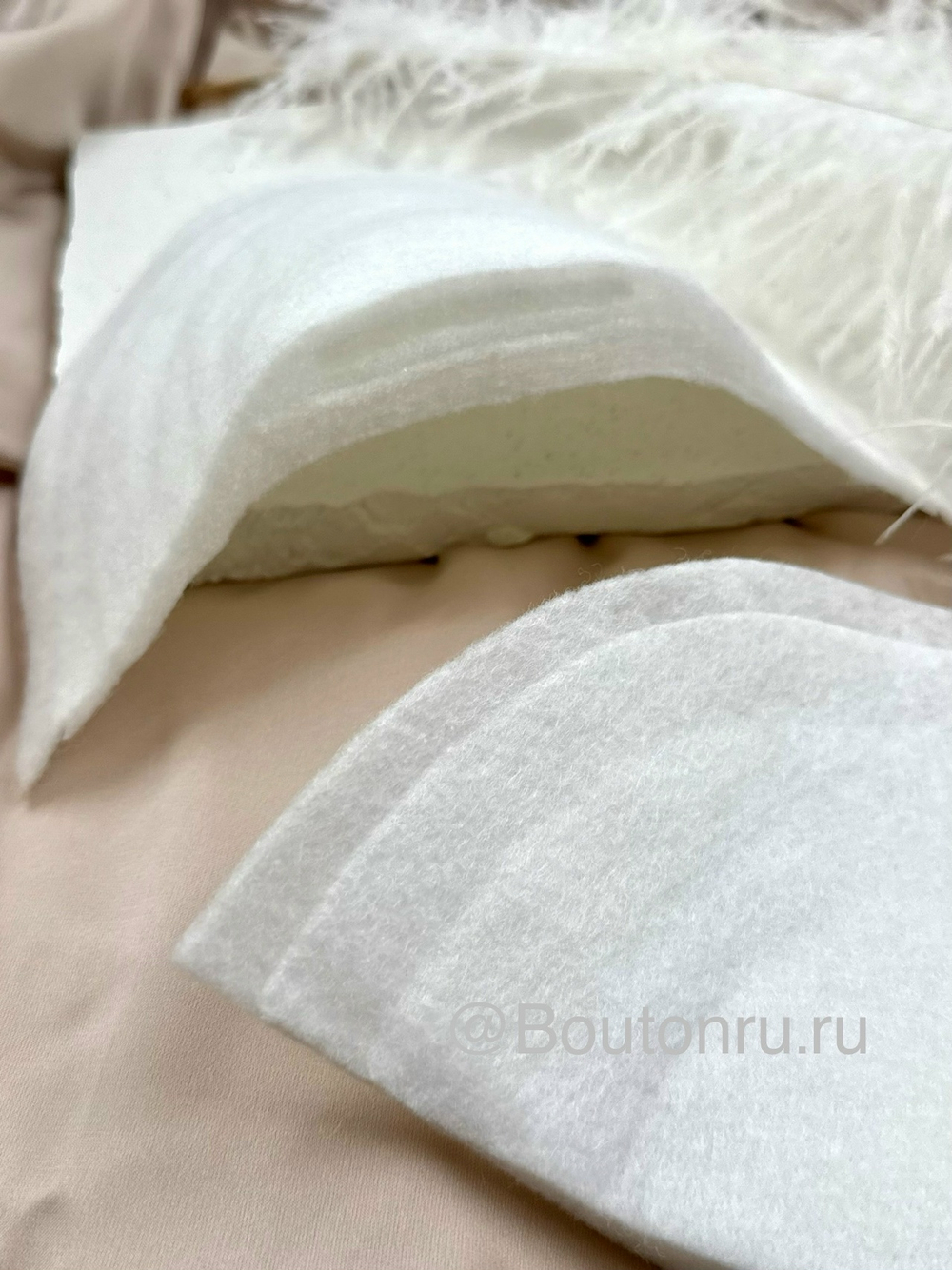 Подплечники многослойные белые