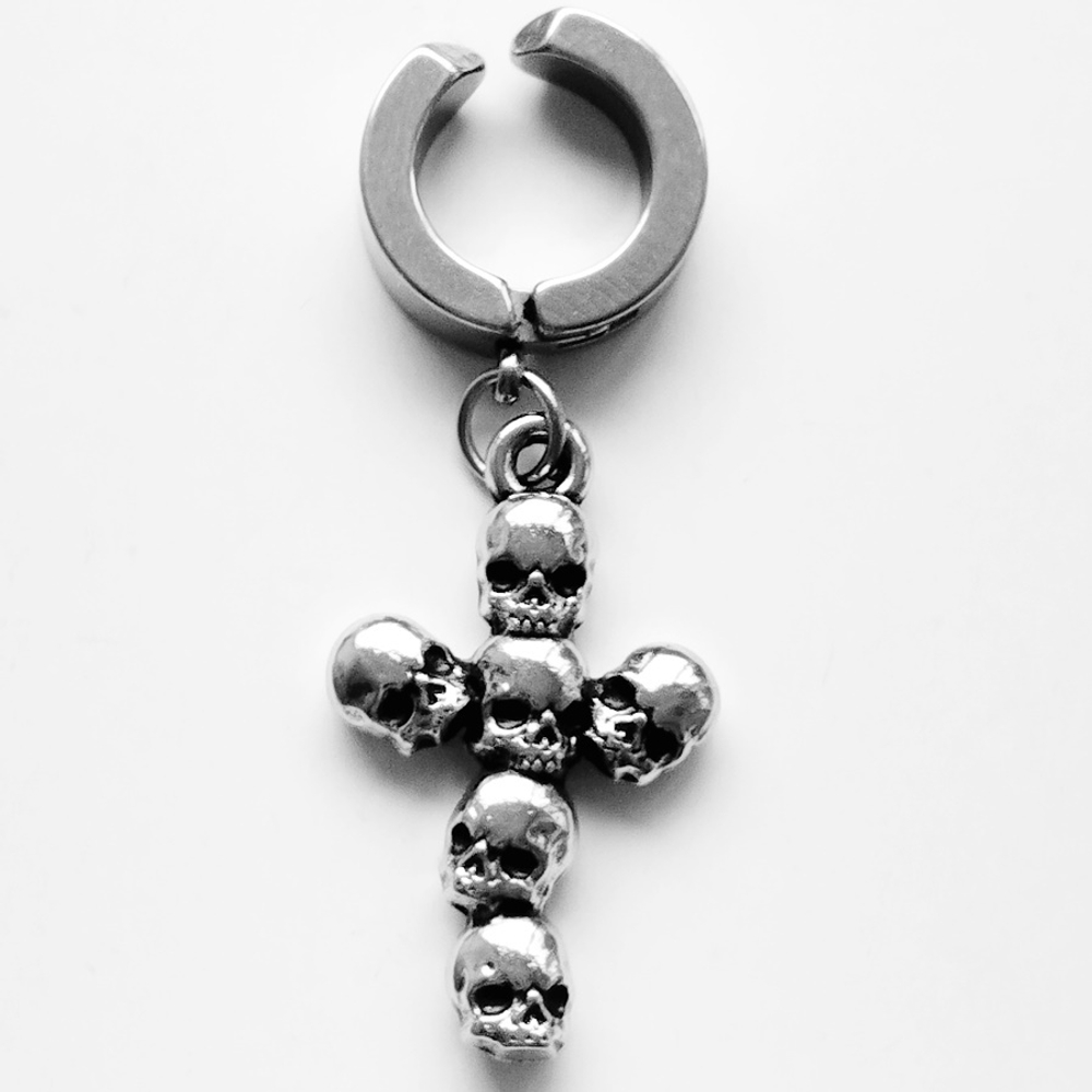 Клипса (1шт) "Крест из черепов" для имитации пирсинга уха. Медицинская сталь.