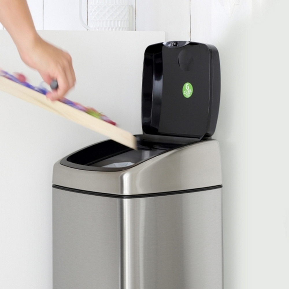 Ведро для мусора Brabantia Touch Bin матовая сталь с защитой от отпечатков пальцев 25л загрузка