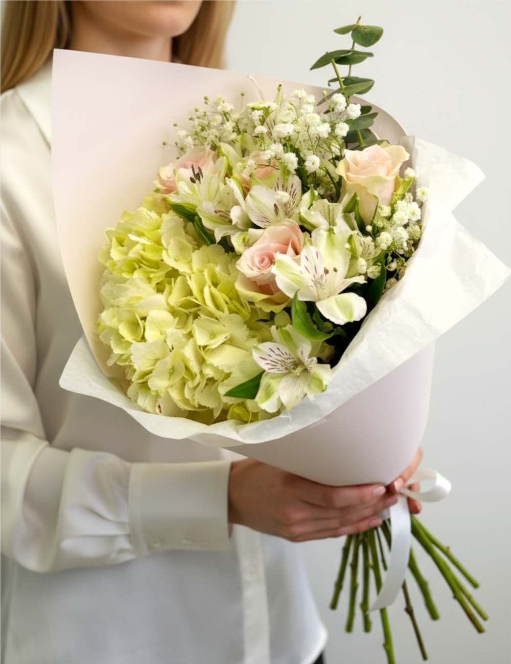 Букет с гортензией Зефир