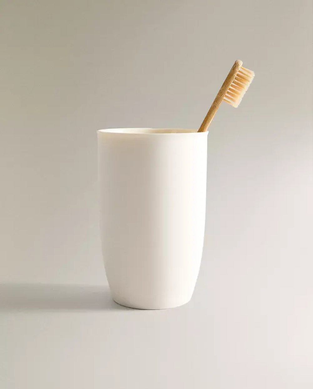 ZARA HOME КЕРАМИЧЕСКИЙ СТАКАН ДЛЯ ЗУБНЫХ ЩЕТОК, БЕЛЫЙ