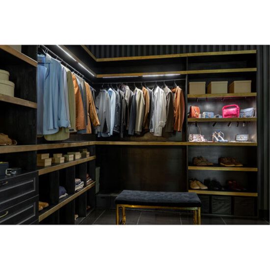 A622106 ШИНОПРОВОД НАКЛАДНОЙ (ТРЕК) 1M PRESTO черный