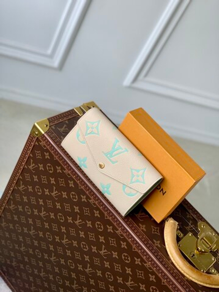 Louis Vuitton Sarah Wallet