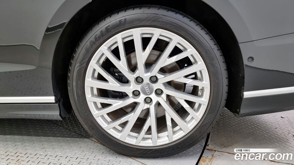 Audi A8 (D5) 55 TFSI Quattro LWB (05.2020)