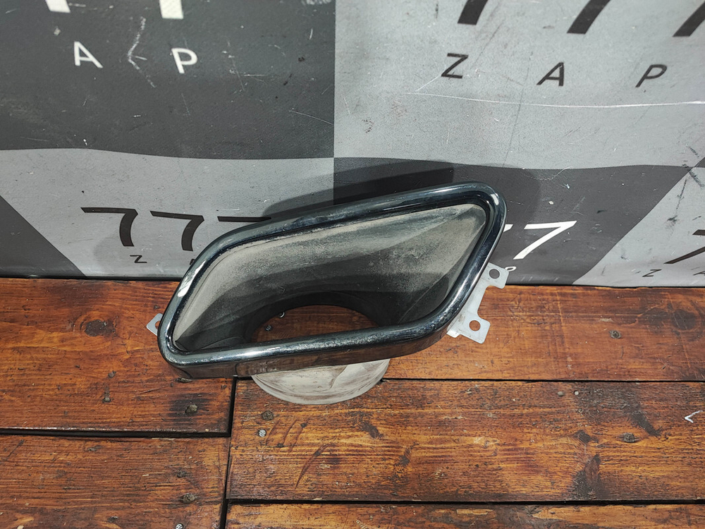 Насадка глушителя левая Mercedes AMG GT (C190) 14-23 Б/У Оригинал A1904900900