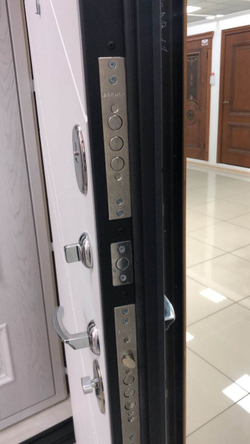 Дверь входная Портика Porta R-3 15/15