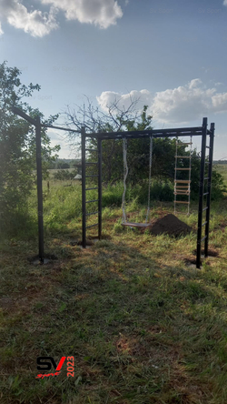 Монтаж уличной шведской стенки Sv Sport Рукоход (5 вертикальных столбов)