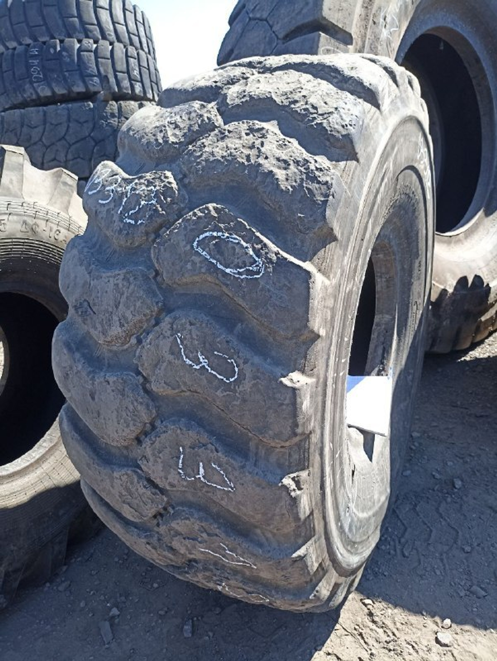 26.5R25 Bridgestone VSNT шина б/у