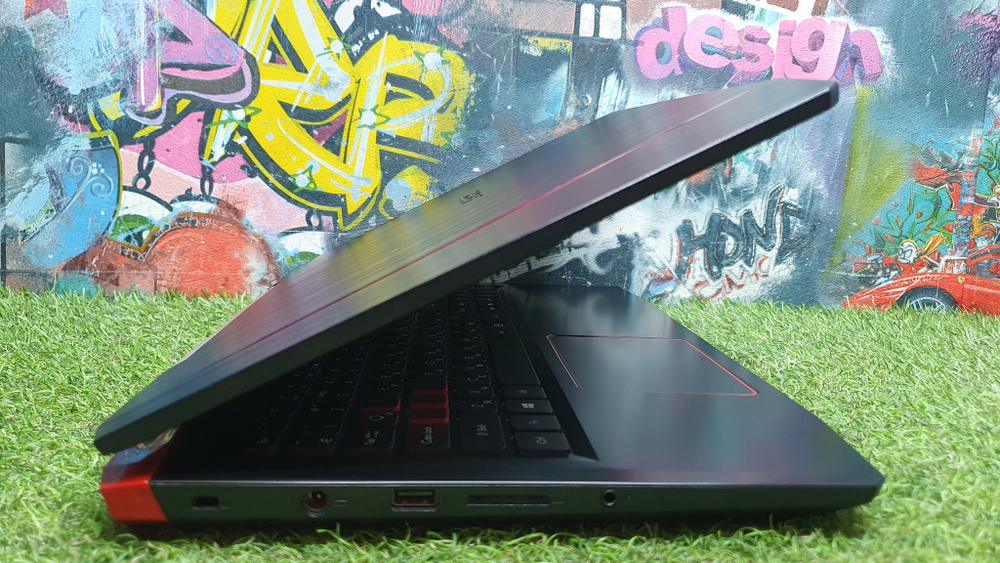 Игровой Acer i5-7/8Gb/GTX 1050 4 ГБ/FHD