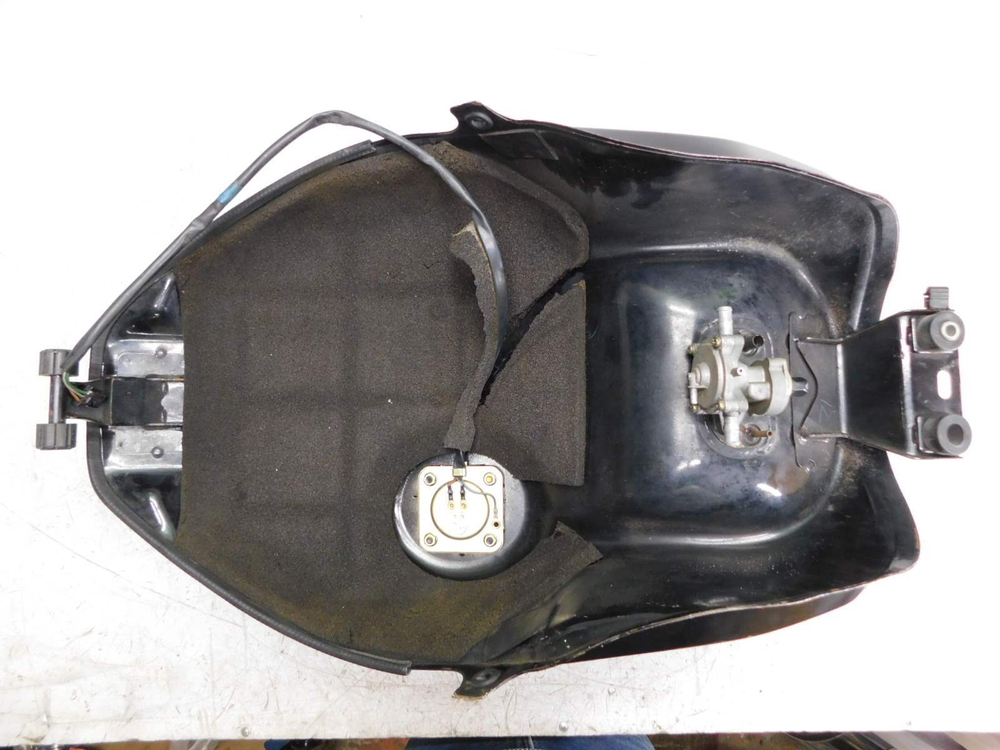 бак топливный Honda CBR1100XX 015551