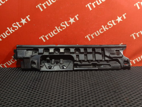 Уплотнитель капота левый