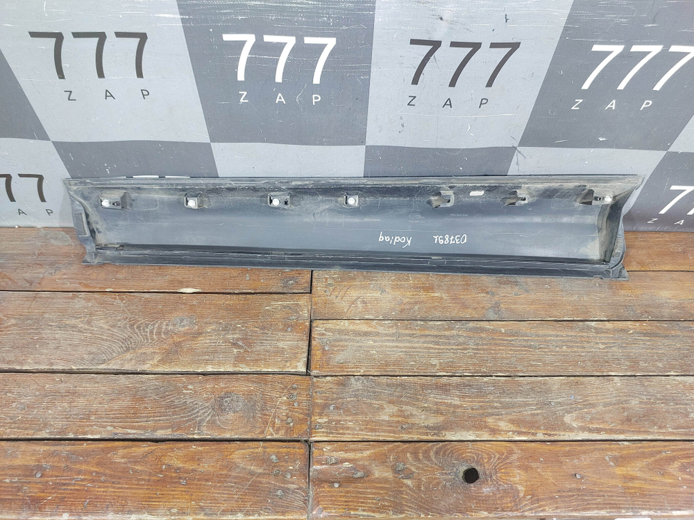 Накладка двери передней правой Skoda Kodiaq 16-нв Б/У Оригинал 565854940