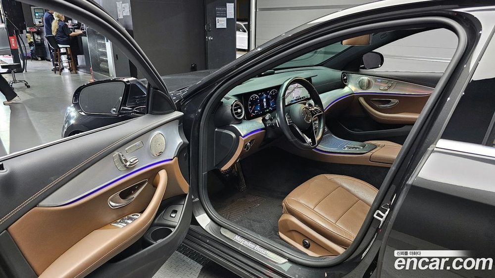 Mercedes-Benz E-Class W213 E350 4MATIC Avangarde (05.2021)