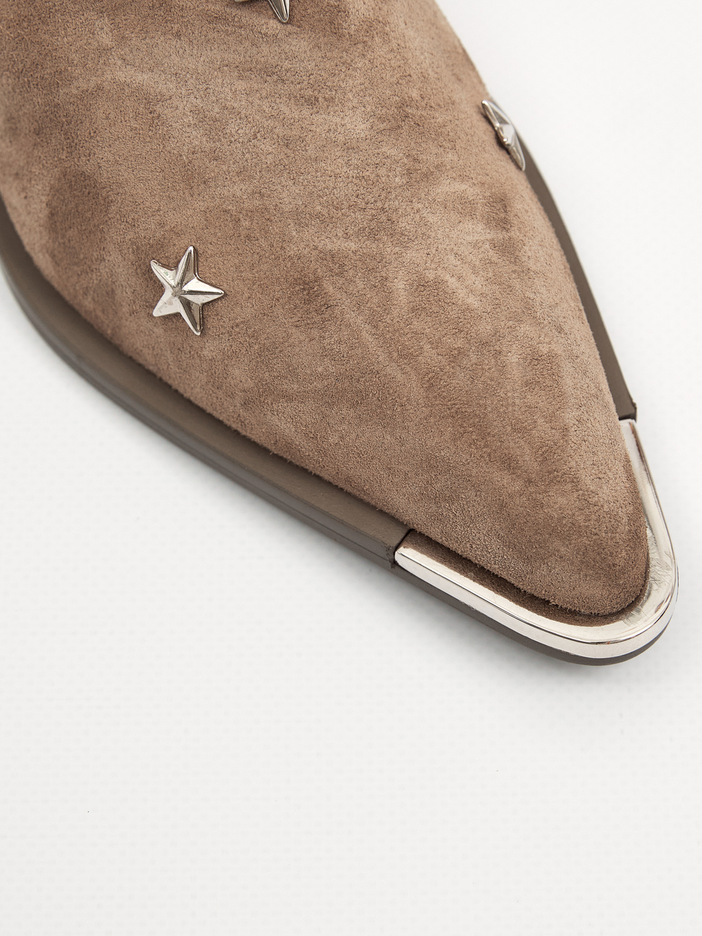 Казаки из натуральной замши со стальным носиком AMALIA STAR серо-бежевые