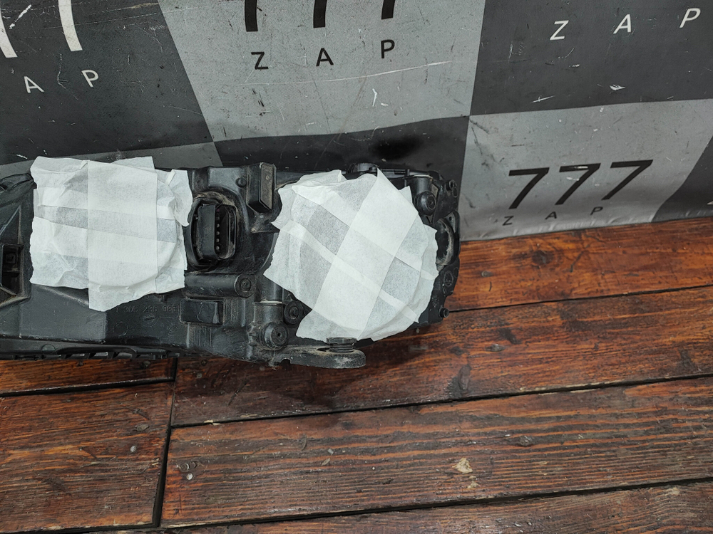 Фара правая Skoda Octavia 3 (A7) 13-17 Б/У Оригинал 5E1941016