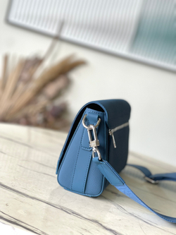Louis Vuitton Takeoff Messenger PM
