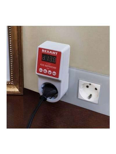 Реле напряжения «вилка-розетка» с дисплеем 16А Rexant 10-6040