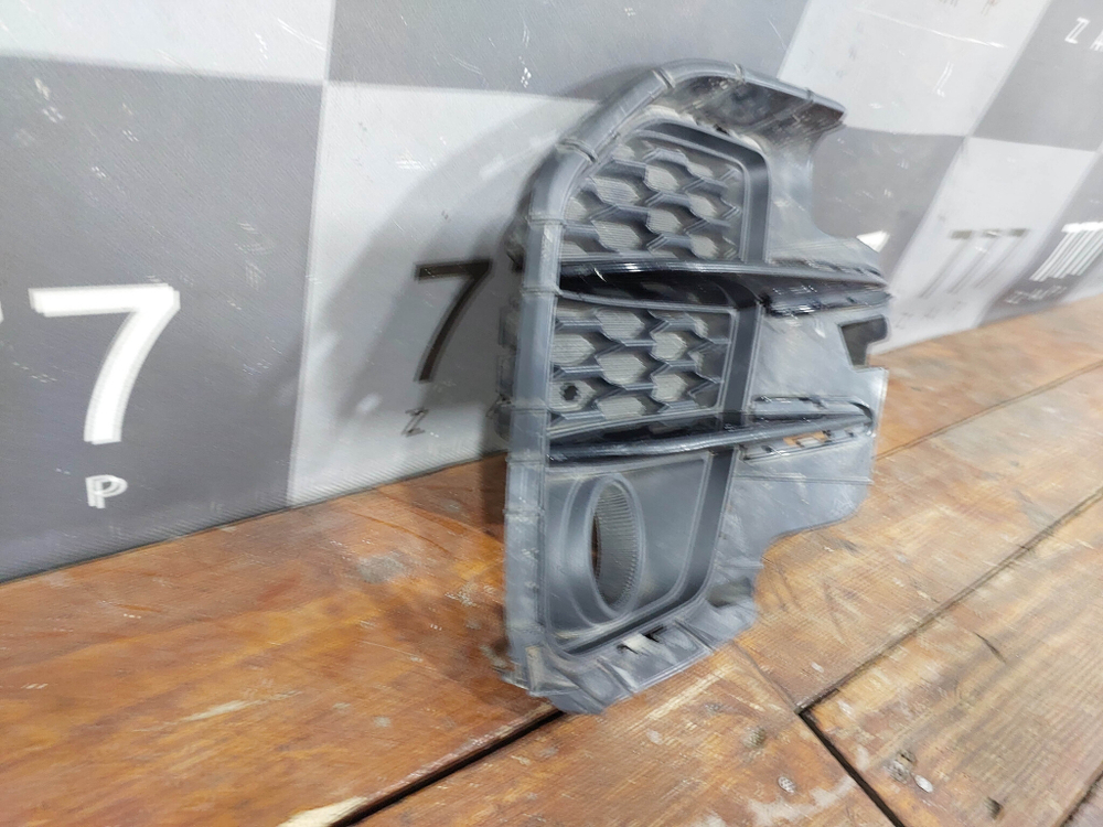 Накладка ПТФ правая Kia Rio 4 X-Line 20-нв Б/У Оригинал 86562H0900