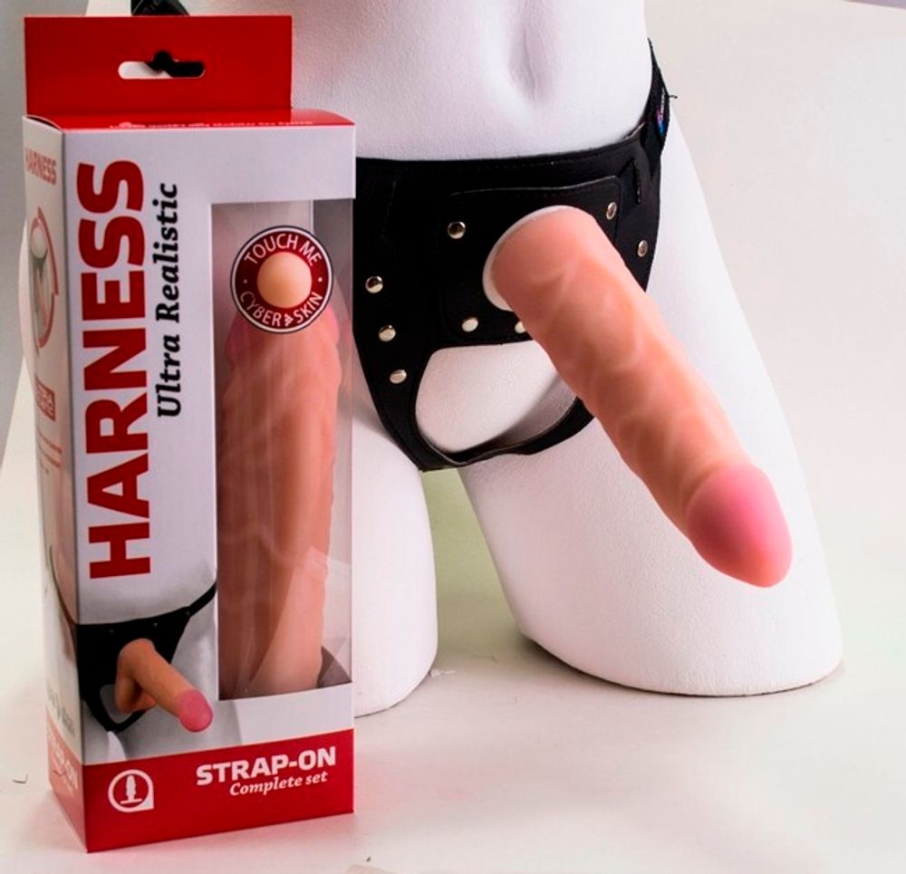 Страпон-трусики с реалистичным фаллосом Harness Ultra Realistic (17 см) (Цвет: телесный с черным)
