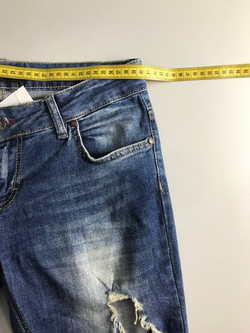 Джинсы Dsquared с порезами, маркировка 30, визуально на 46 размер