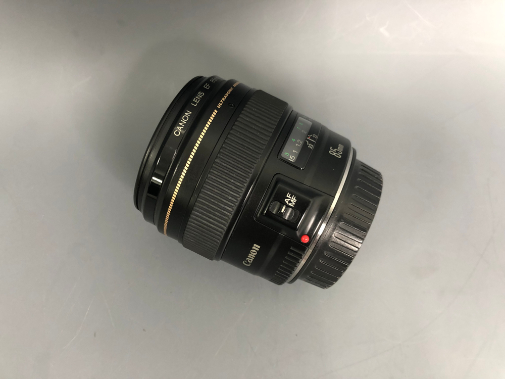 Canon EF 85mm 1.8