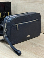 Клатч из кожи крокодила Zilli