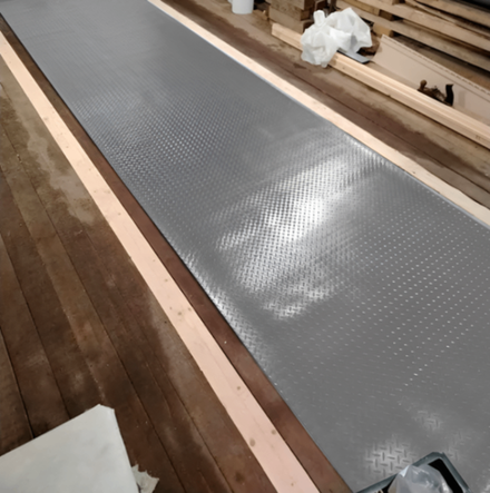 Рулонное резиновое покрытие "КОМФОРТ" - МОНЕТКА, ширина 1,5 м, серый, рулон 10м